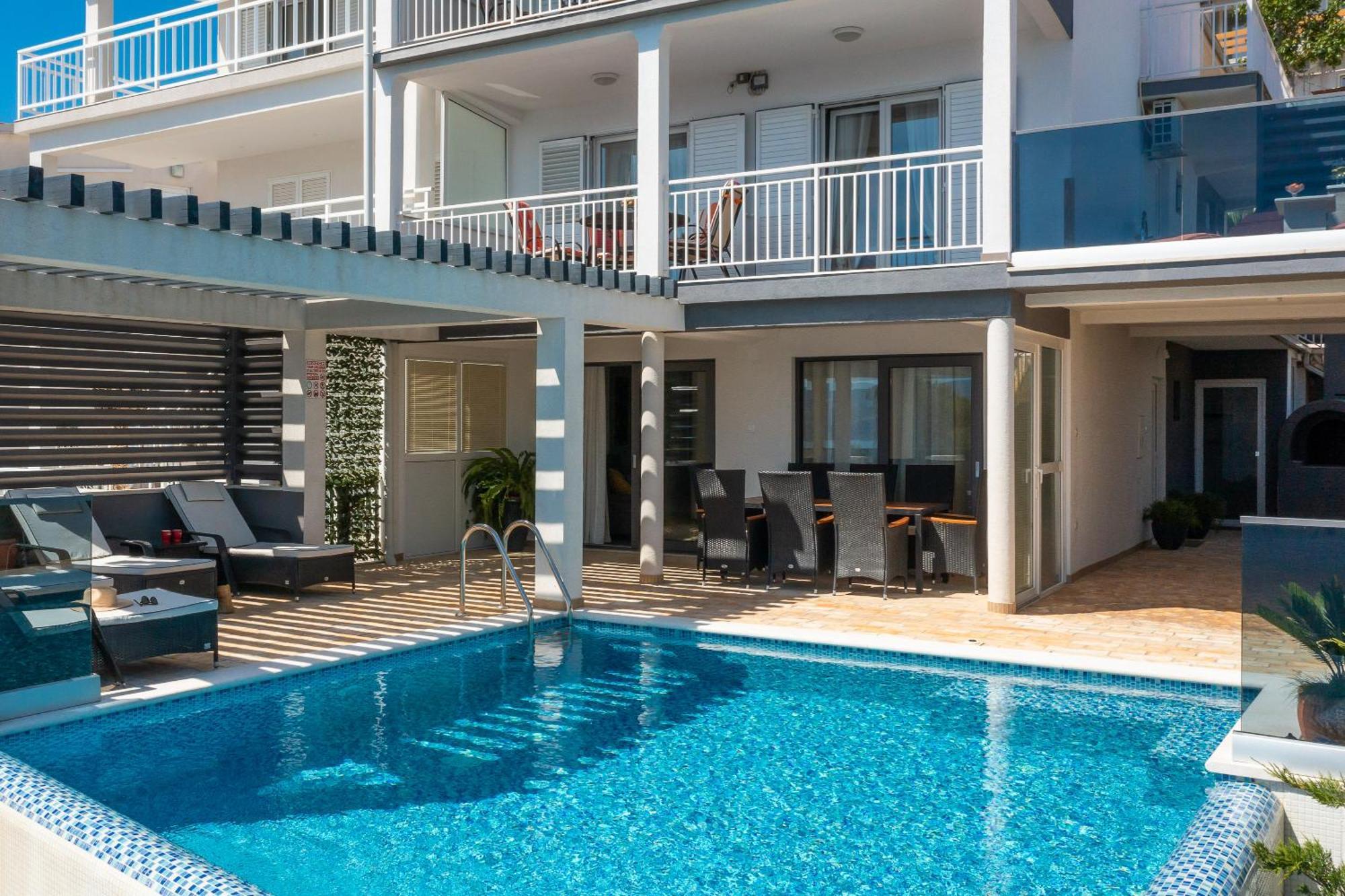 Luxury Seafront Villa With Heated Pool, Jacuzzi, Sea View, 150 M From Beach Stanici Экстерьер фото