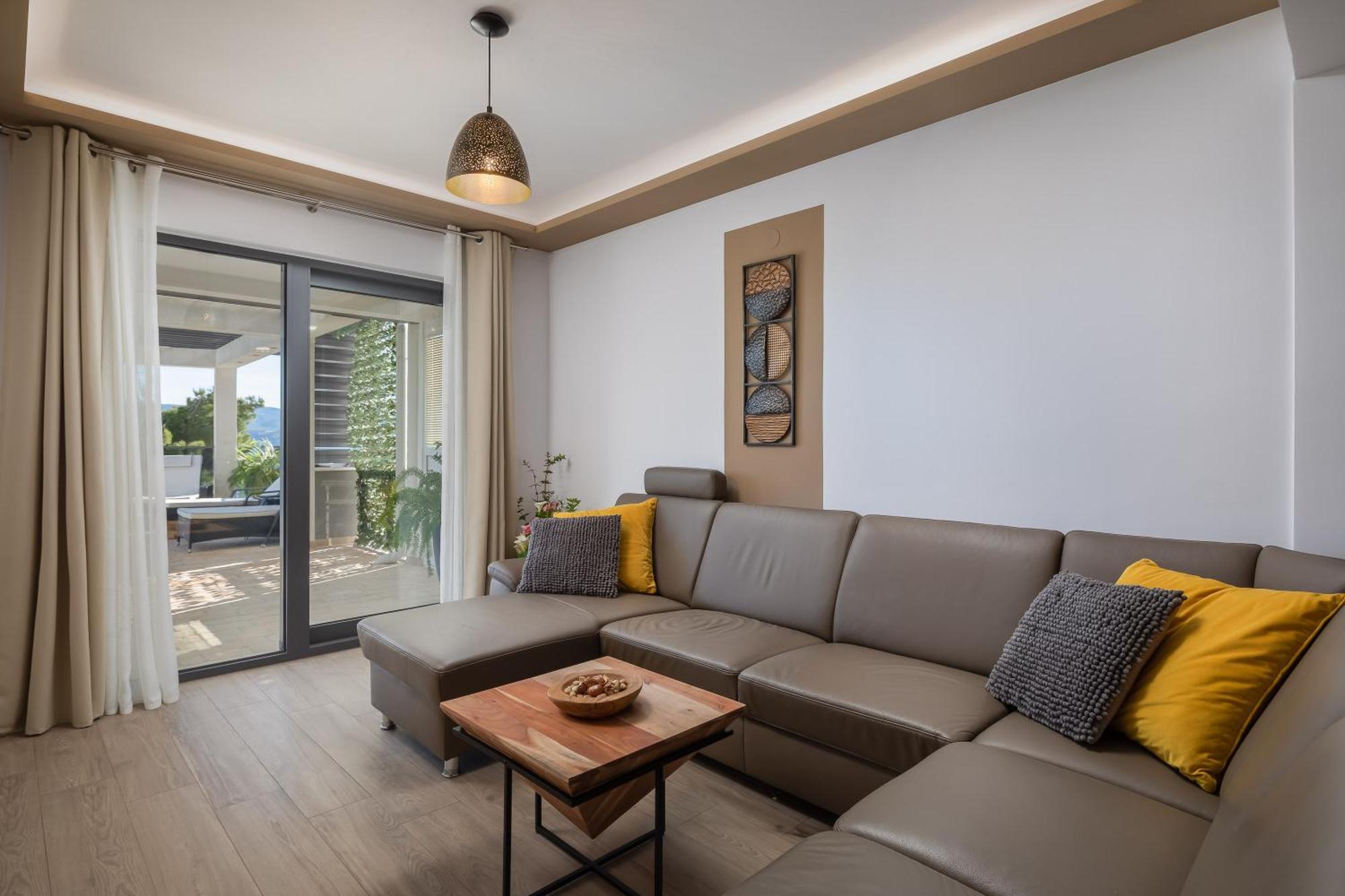 Luxury Seafront Villa With Heated Pool, Jacuzzi, Sea View, 150 M From Beach Stanici Экстерьер фото