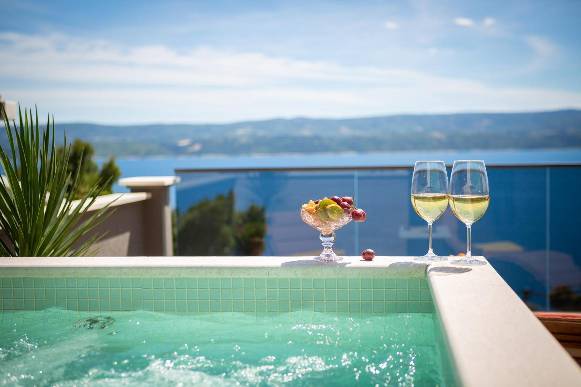 Luxury Seafront Villa With Heated Pool, Jacuzzi, Sea View, 150 M From Beach Stanici Экстерьер фото