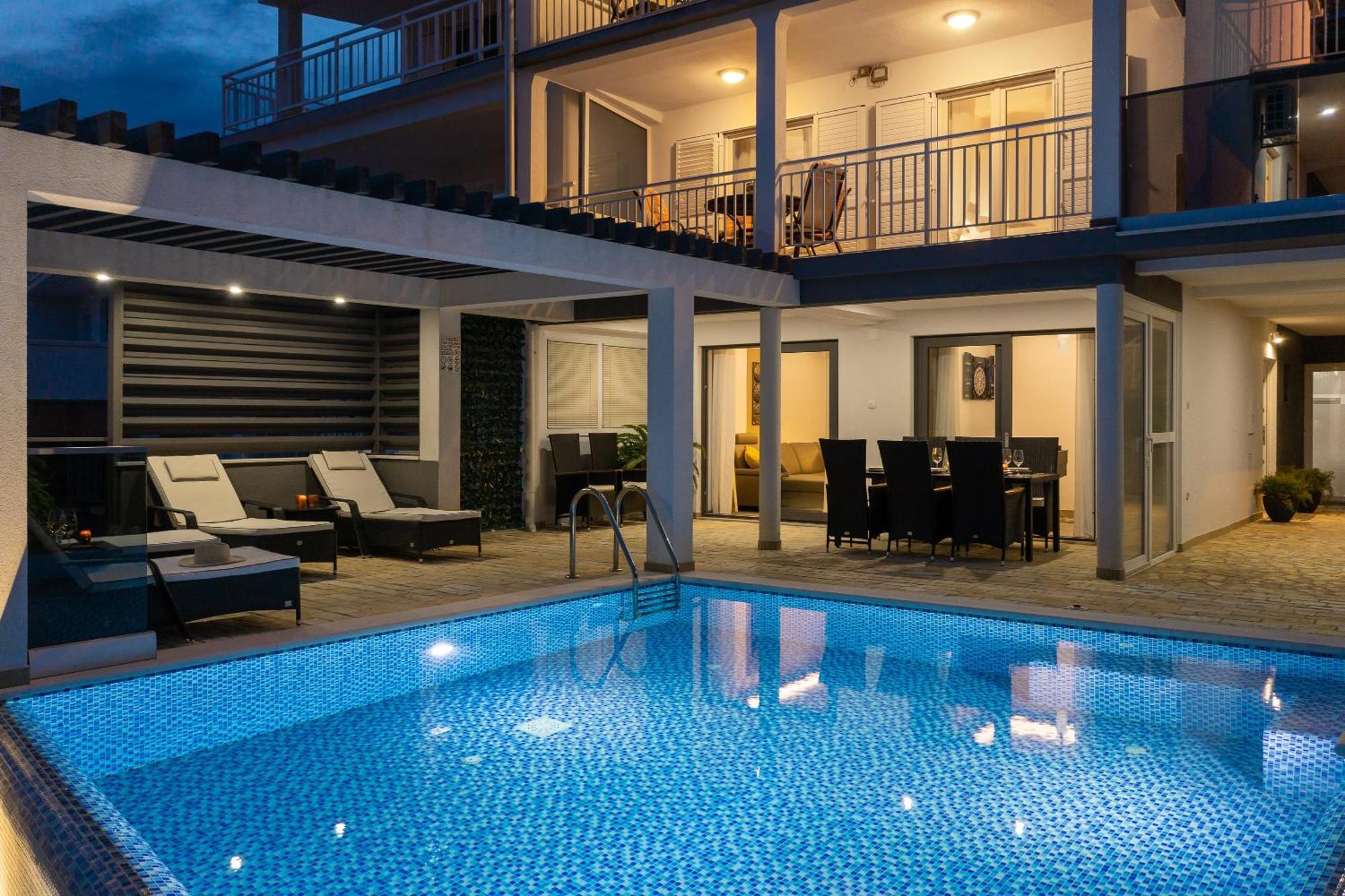 Luxury Seafront Villa With Heated Pool, Jacuzzi, Sea View, 150 M From Beach Stanici Экстерьер фото