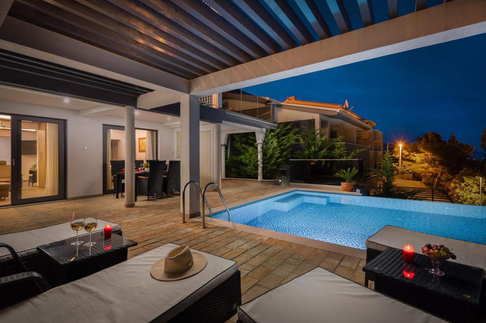 Luxury Seafront Villa With Heated Pool, Jacuzzi, Sea View, 150 M From Beach Stanici Экстерьер фото